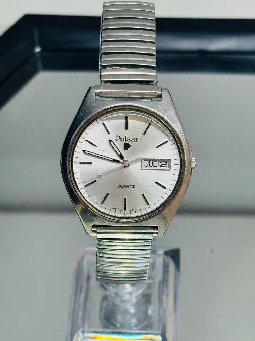 Vintage Pulsar Men’s Silver Tone Quartz Watch Day Date 36mm New Battery Runs